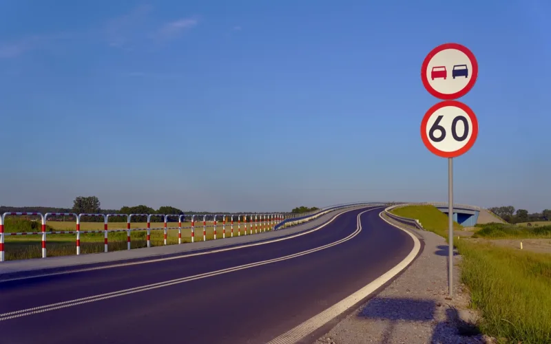 Monter znaków drogowych – kto może pracować w tym zawodzie?